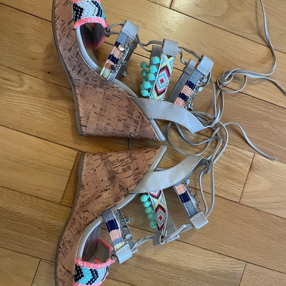 Madden Girl cork platform wedge sandals - Picture 4 of 9
